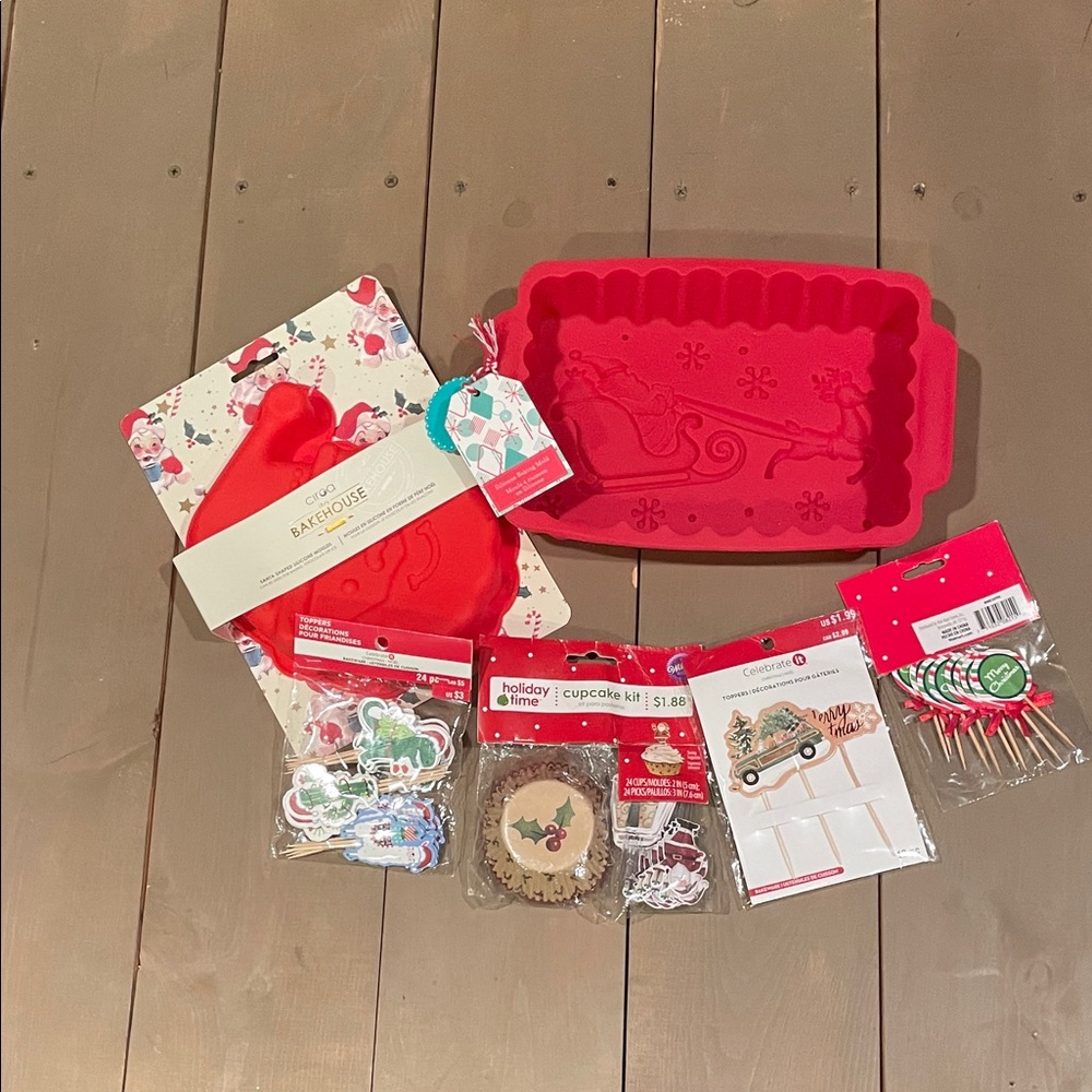 Red Holiday Baking Set
